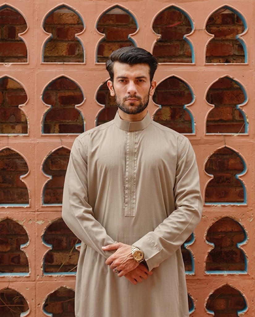 AL ANIQ
