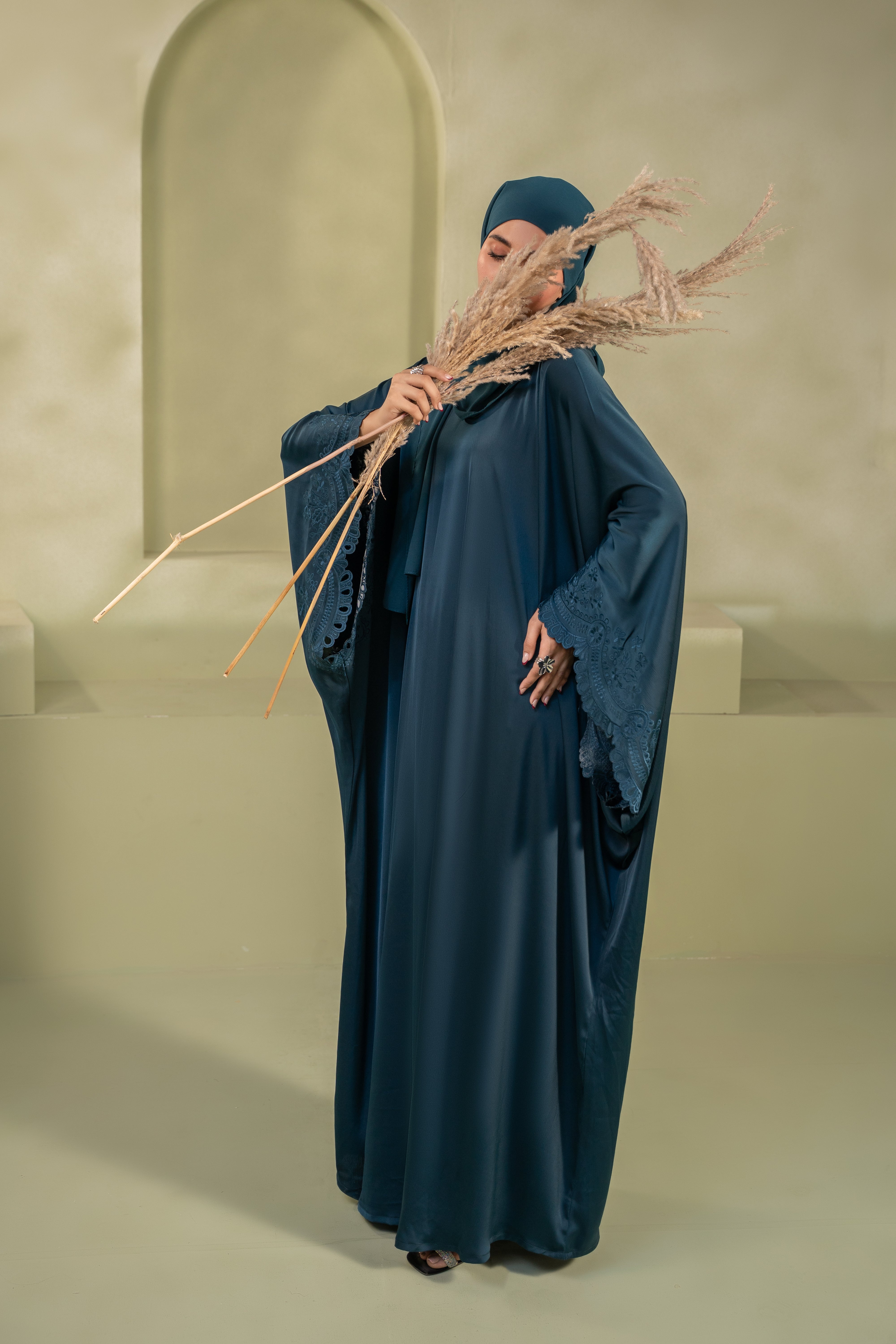 ROYAL (Stitched)