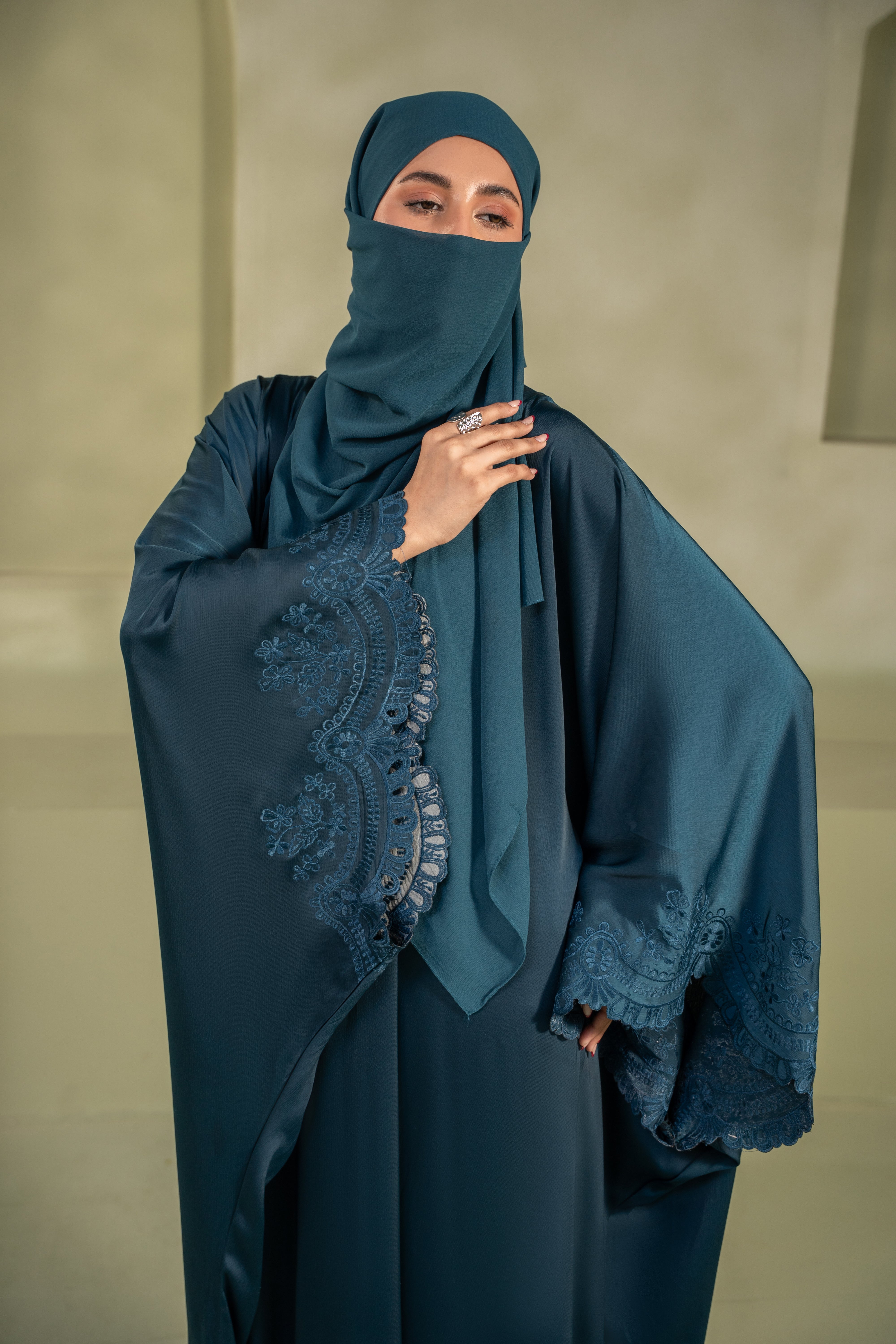 ROYAL (Stitched)